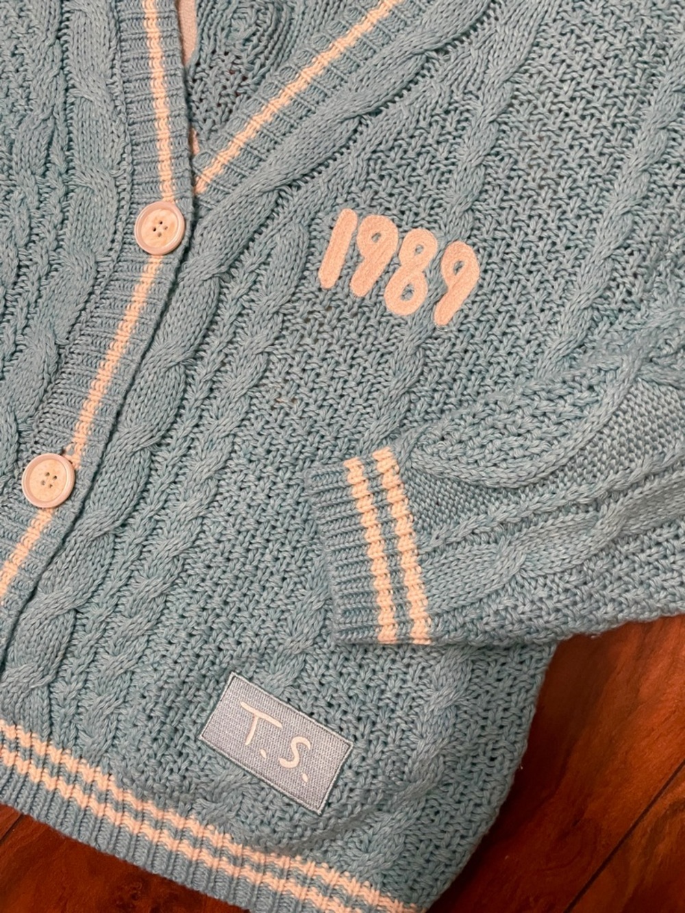Taylor Swift 1989 Oversized Cable Knit Cardigan - Picture 2 of 10